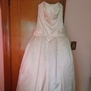 Priscilla of Boston BRAND NEW Wedding Gown